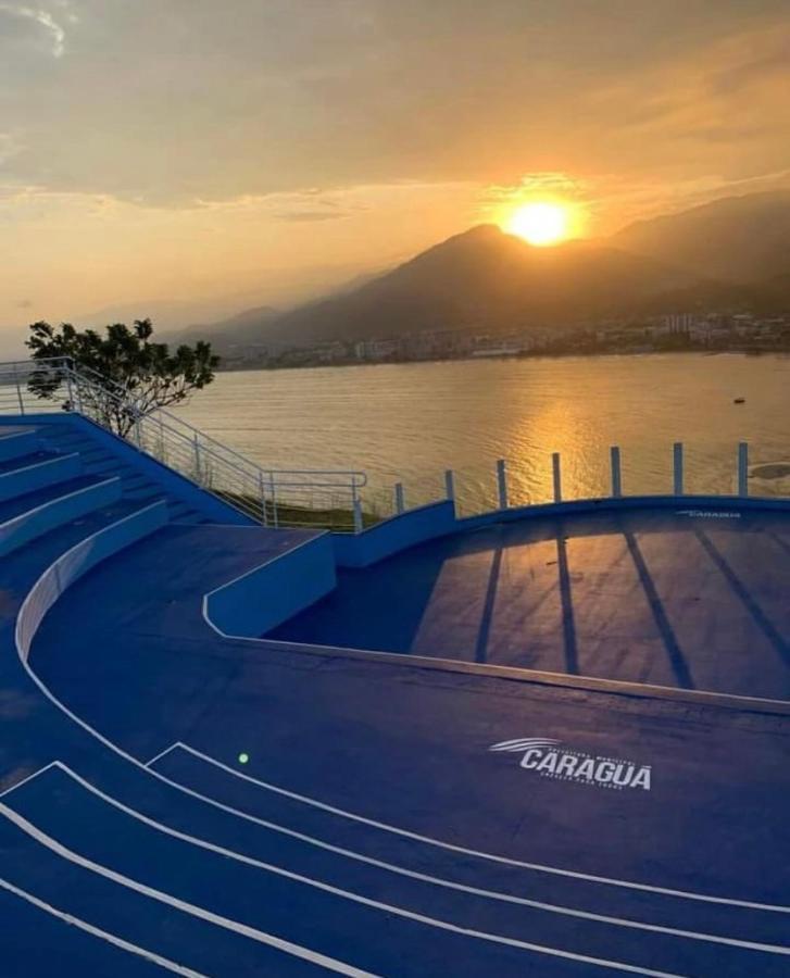 Lindo Apto Praia Martin De Sa Em Condominio Com Piscina, Estacionamento, Wi-Fi 150Mbps,Perto Do Mar!!! Карагуататуба Экстерьер фото